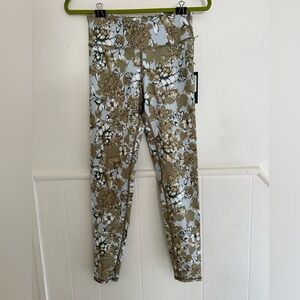 NWT Savvi Floral Leggings L